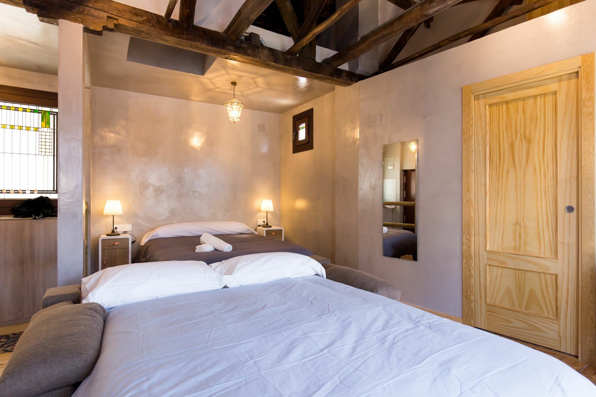 Los Lobos Suites Apartamentos Granada Eksteriør billede