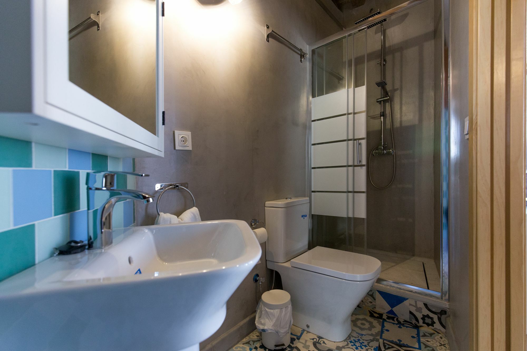 Los Lobos Suites Apartamentos Granada Eksteriør billede