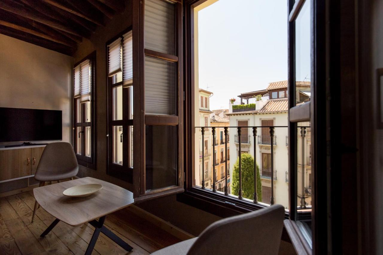 Los Lobos Suites Apartamentos Granada Eksteriør billede