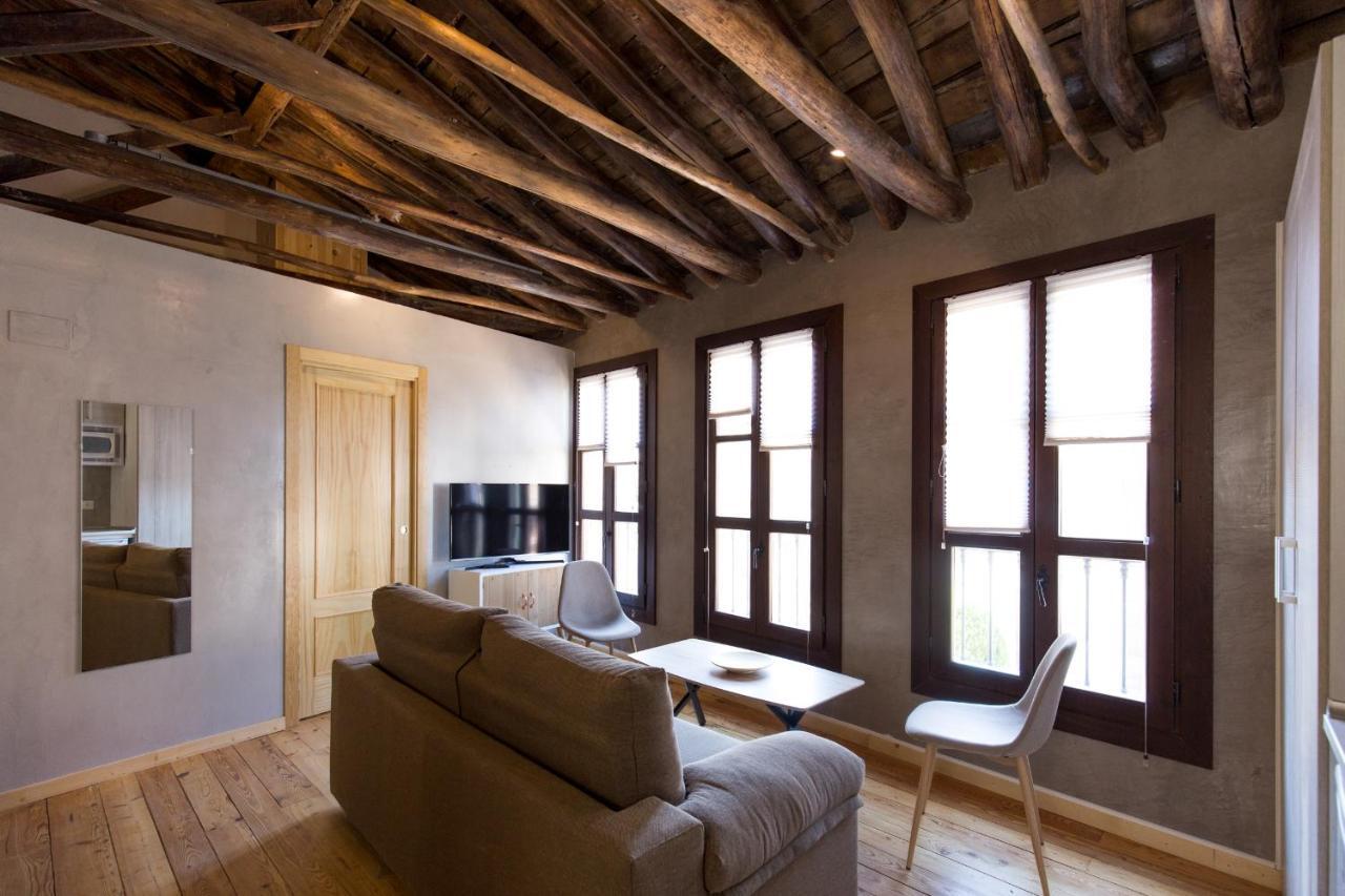 Los Lobos Suites Apartamentos Granada Eksteriør billede